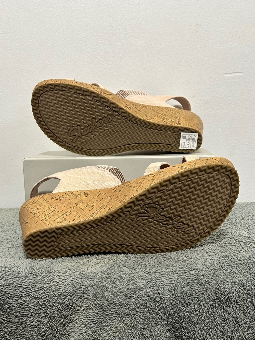 Sketchers Beverlee High Tea Cali Luxe Foam Wedges Womens Size 11 Pink - Picture 13 of 14